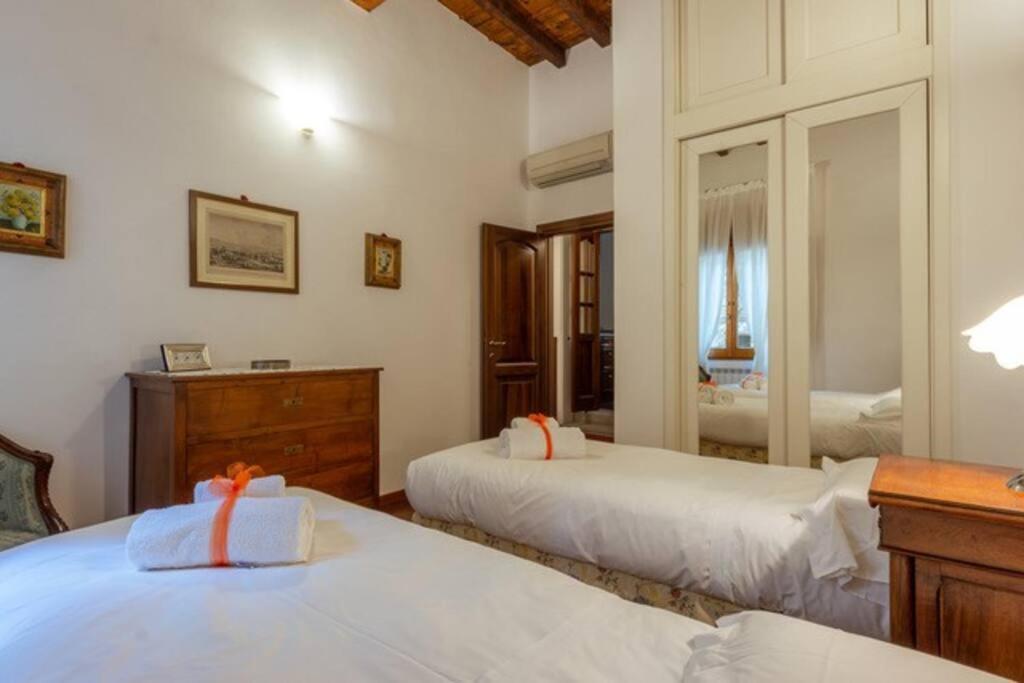 Elegant Ramaglianti Flat -Santo Spirito District Apartment Florence Luaran gambar